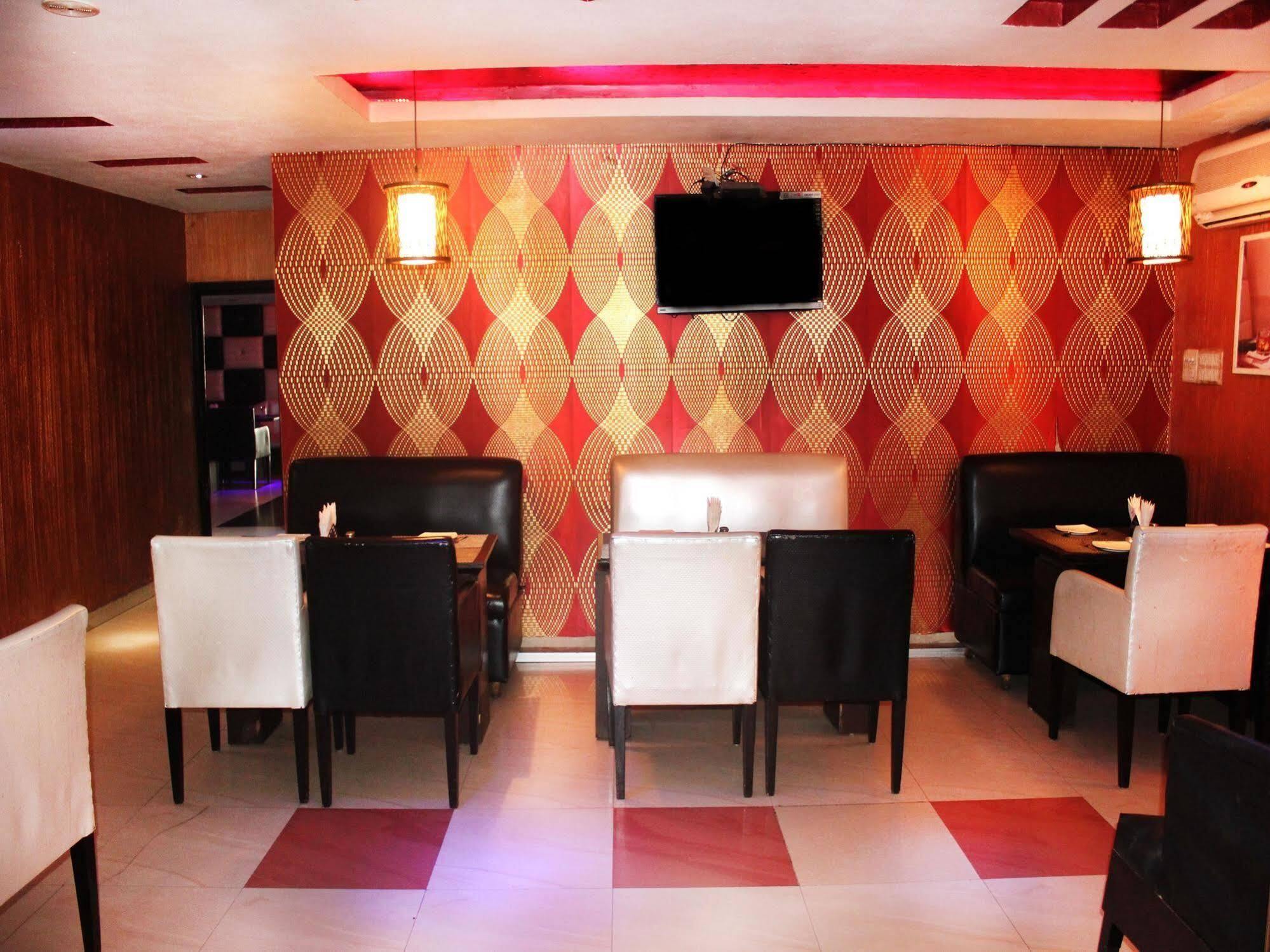 Hotel Rajmandir Faridabad Exterior photo
