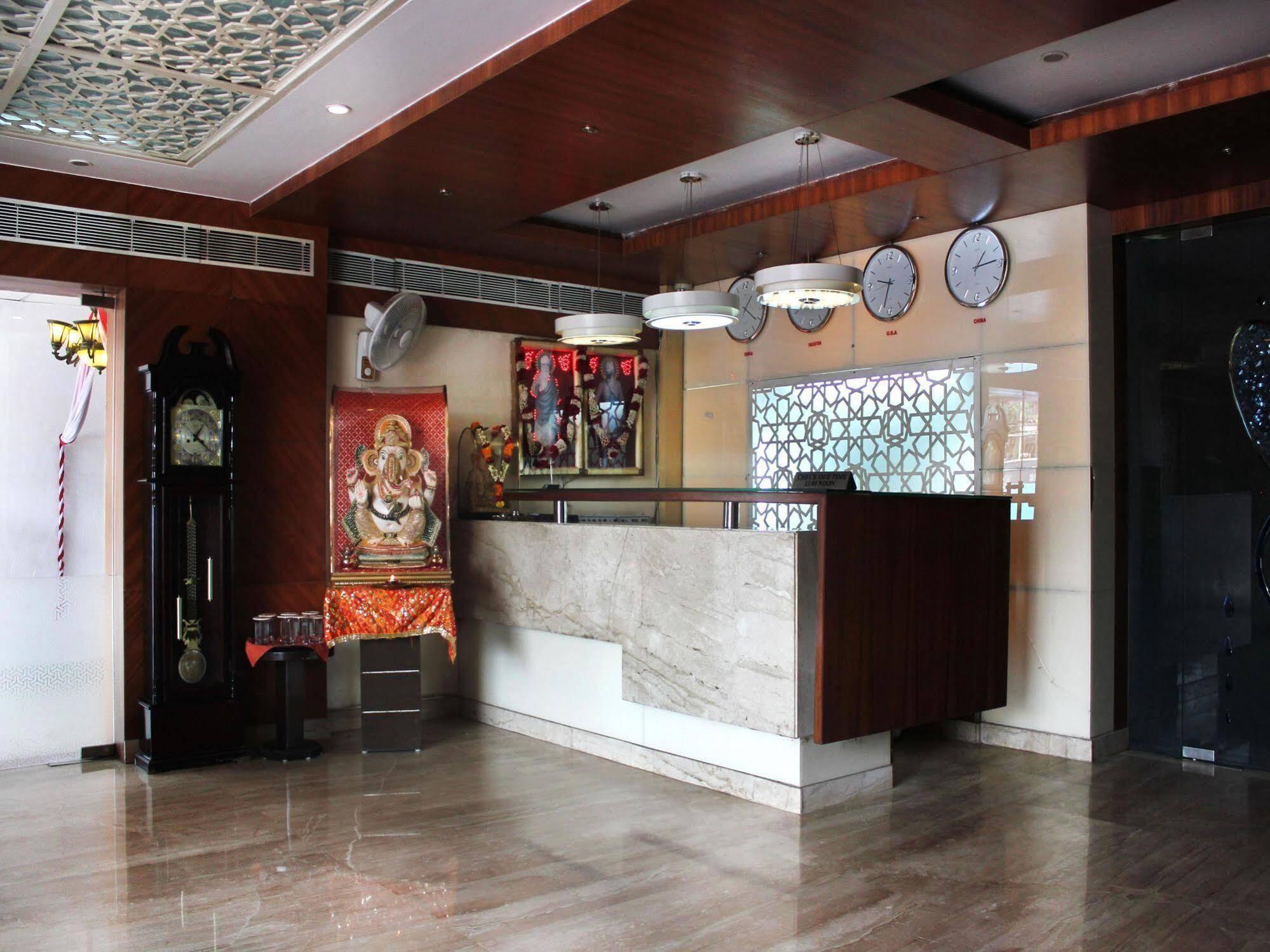 Hotel Rajmandir Faridabad Exterior photo