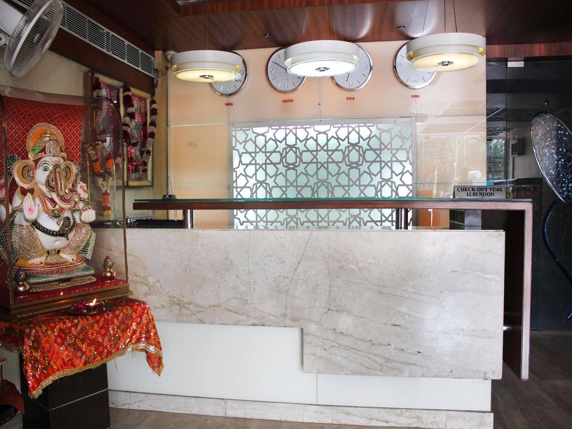 Hotel Rajmandir Faridabad Exterior photo
