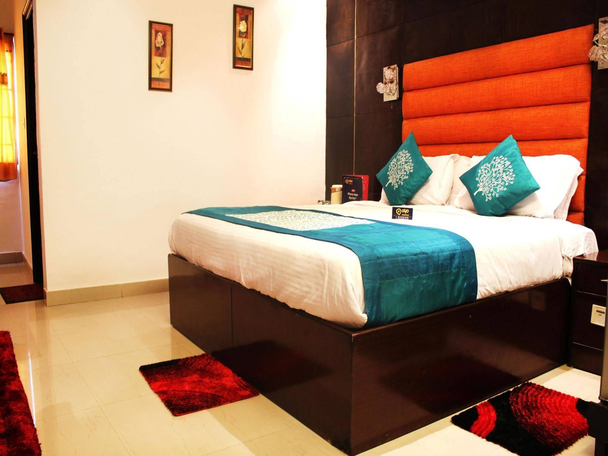 Hotel Rajmandir Faridabad Exterior photo